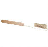 el doctor Meyer Rhein patenta el primer cepillo de dientes