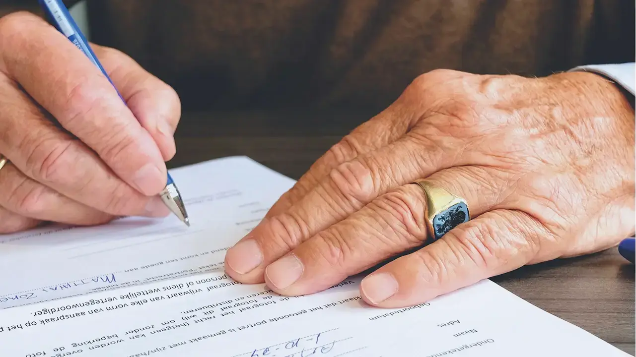 ¿Es obligatorio solicitar el certificado de las últimas voluntades?
